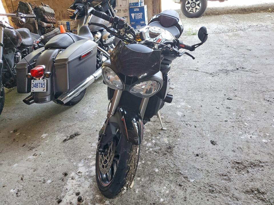 2018 Triumph Motorcycle Street Triple მანქანა იყიდება აუქციონზე, vin: SMTA464S9JT815922, აუქციონის ნომერი: 59635876
