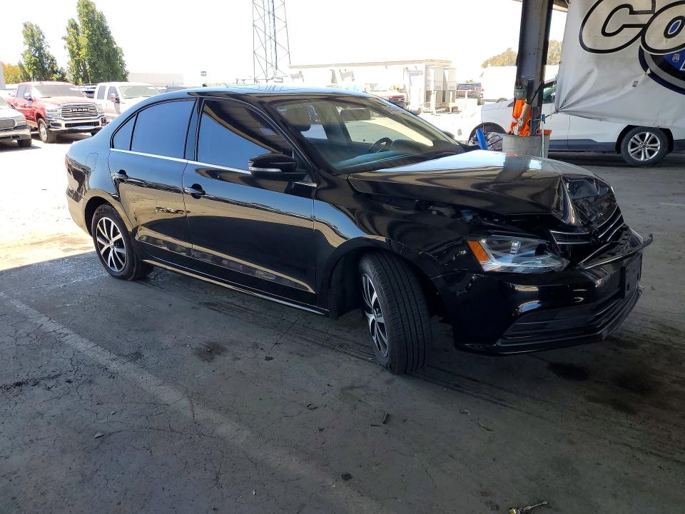 63436466 :رقم المزاد ، 3VWDB7AJXHM219419 vin ، 2017 Volkswagen Jetta مزاد بيع