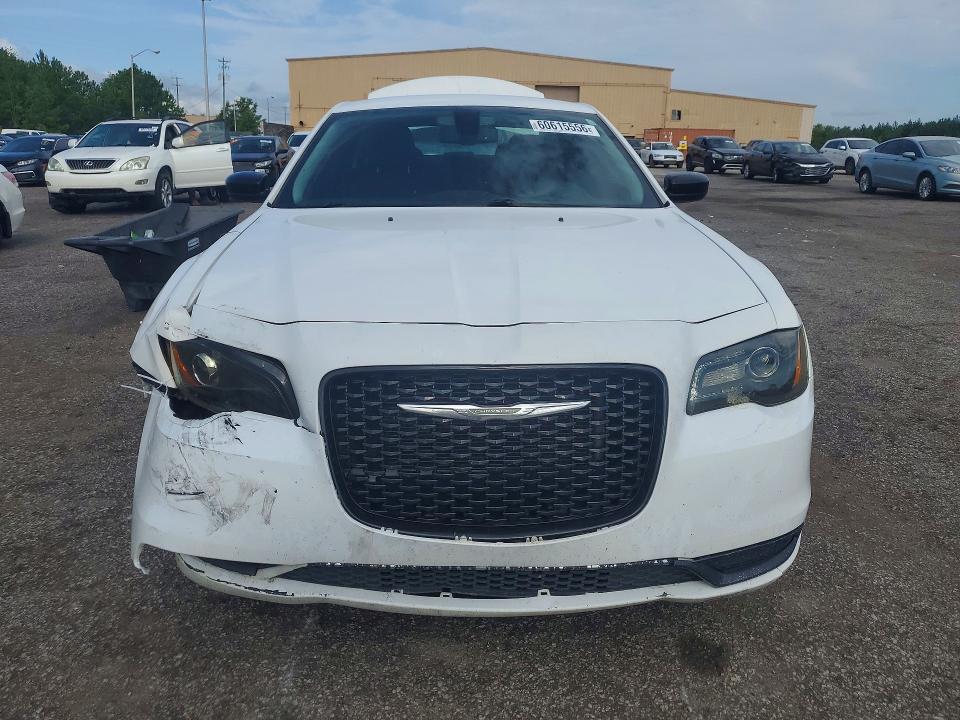 60615556 :رقم المزاد ، 2C3CCAAG3JH279063 vin ، 2018 Chrysler 300 مزاد بيع