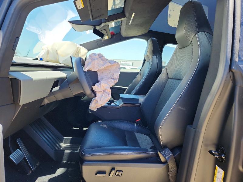 60273976 :رقم المزاد ، 7G2CEHED1RA022557 vin ، 2024 Tesla Cybertruck مزاد بيع