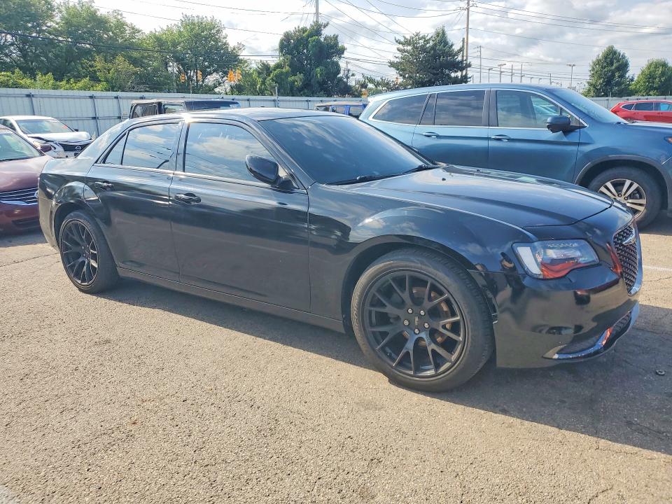 62167956 :رقم المزاد ، 2C3CCAAG2KH507281 vin ، 2019 Chrysler 300 مزاد بيع