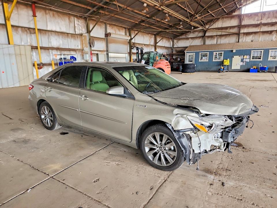 60828506 :رقم المزاد ، 4T1BD1FK9FU147541 vin ، 2015 Toyota Camry Hybrid مزاد بيع