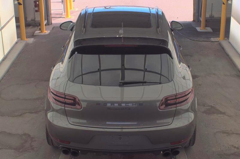 60633866 :رقم المزاد ، WP1AG2A59JLB62312 vin ، 2018 Porsche Macan مزاد بيع