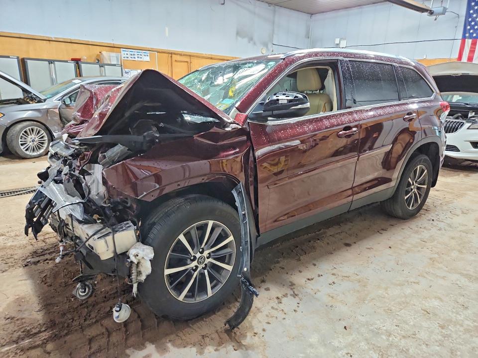 60402266 :رقم المزاد ، 5TDJZRFH3KS724681 vin ، 2019 Toyota Highlander مزاد بيع