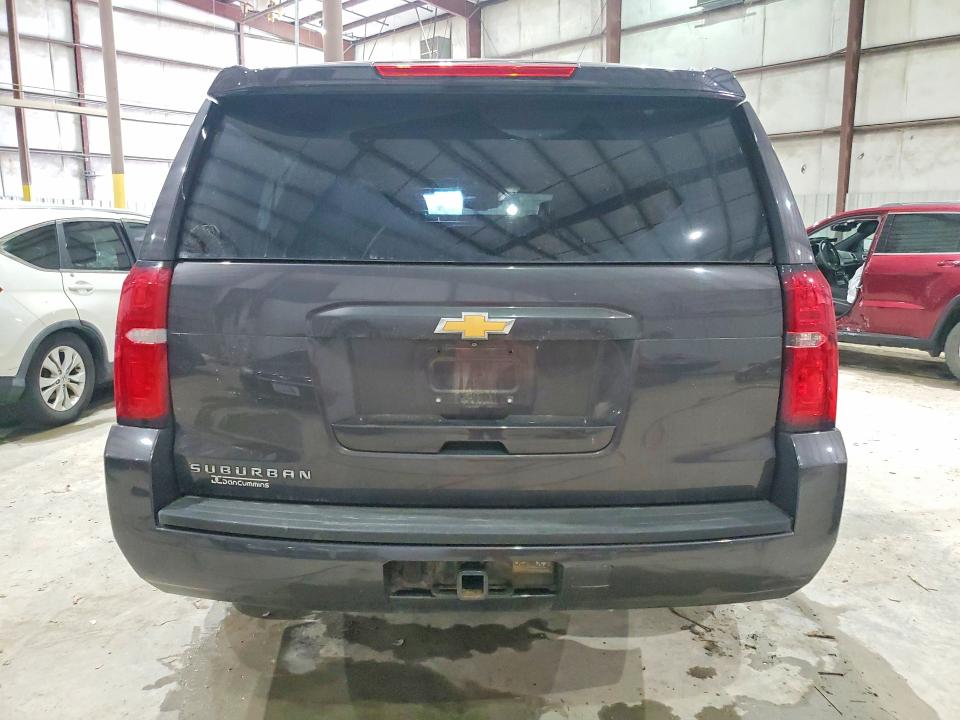 61386706 :رقم المزاد ، 1GNSKHKC3HR240845 vin ، 2017 Chevrolet Suburban مزاد بيع