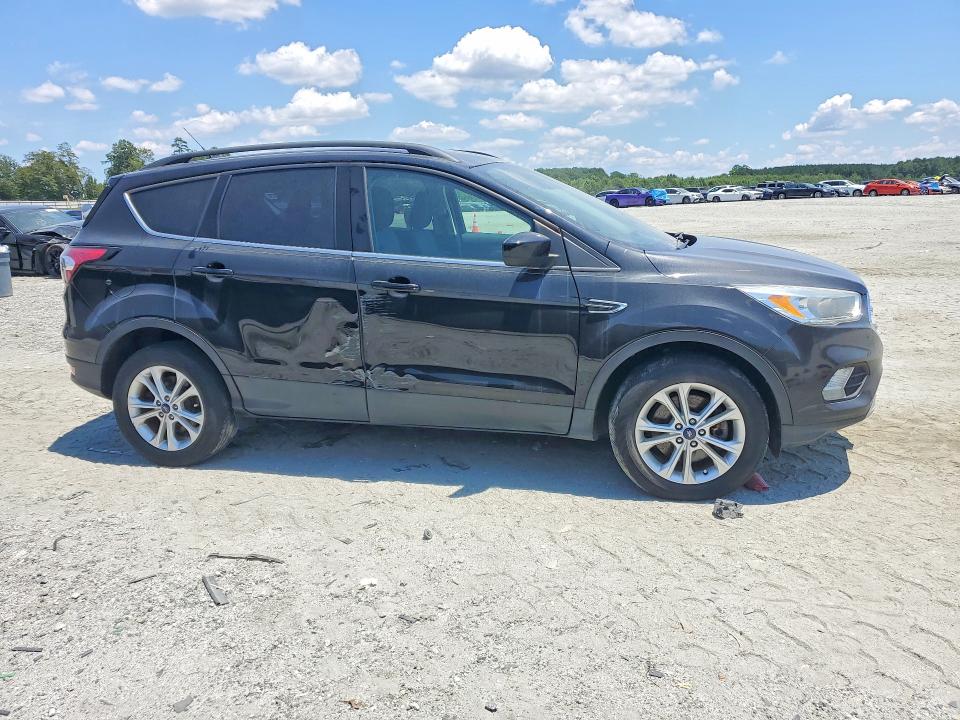 61523876 :رقم المزاد ، 1FMCU9GD6JUA68372 vin ، 2018 Ford Escape مزاد بيع