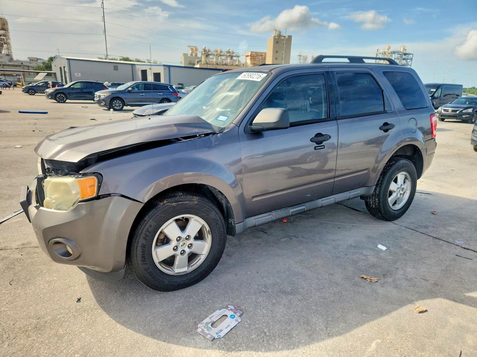 2010 Ford Escape მანქანა იყიდება აუქციონზე, vin: 1FMCU0DG2AKC42685, აუქციონის ნომერი: 60990216