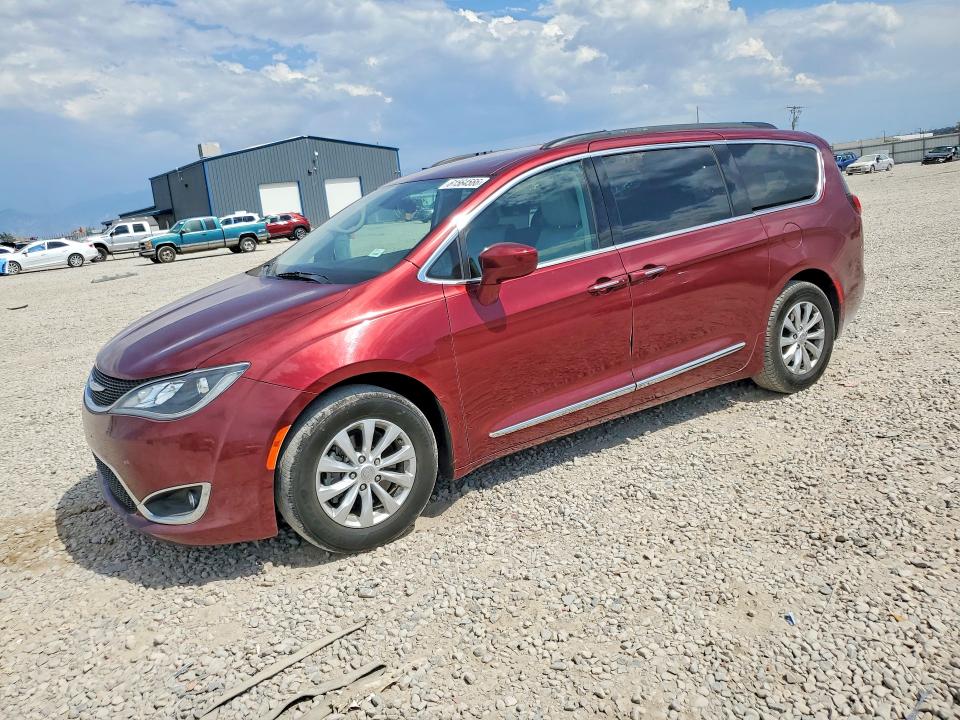 61564566 :رقم المزاد ، 2C4RC1BG5HR778536 vin ، 2017 Chrysler Pacifica مزاد بيع
