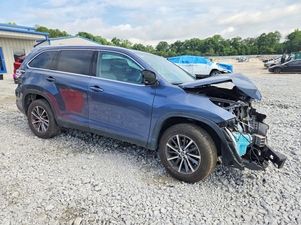 Продаж на аукціоні авто 2019 Toyota Highlander, vin: 5TDKZRFH4KS350795, номер лоту: 60039316
