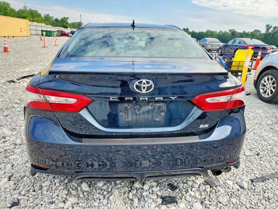 60497226 :رقم المزاد ، 4T1B11HK8KU748956 vin ، 2019 Toyota Camry مزاد بيع