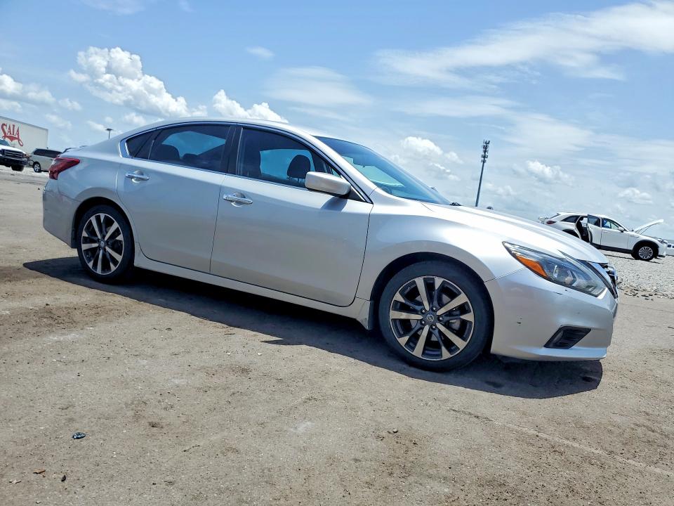 60999546 :رقم المزاد ، 1N4AL3AP5HC245742 vin ، 2017 Nissan Altima مزاد بيع
