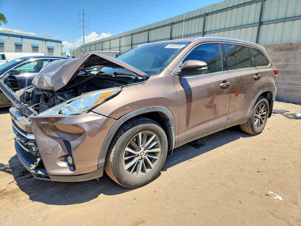 2019 Toyota Highlander მანქანა იყიდება აუქციონზე, vin: 5TDJZRFH5KS717926, აუქციონის ნომერი: 60648786