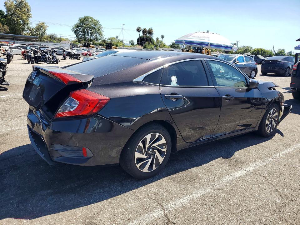 Продаж на аукціоні авто 2018 Honda Civic, vin: 2HGFC2F58JH528948, номер лоту: 60277566