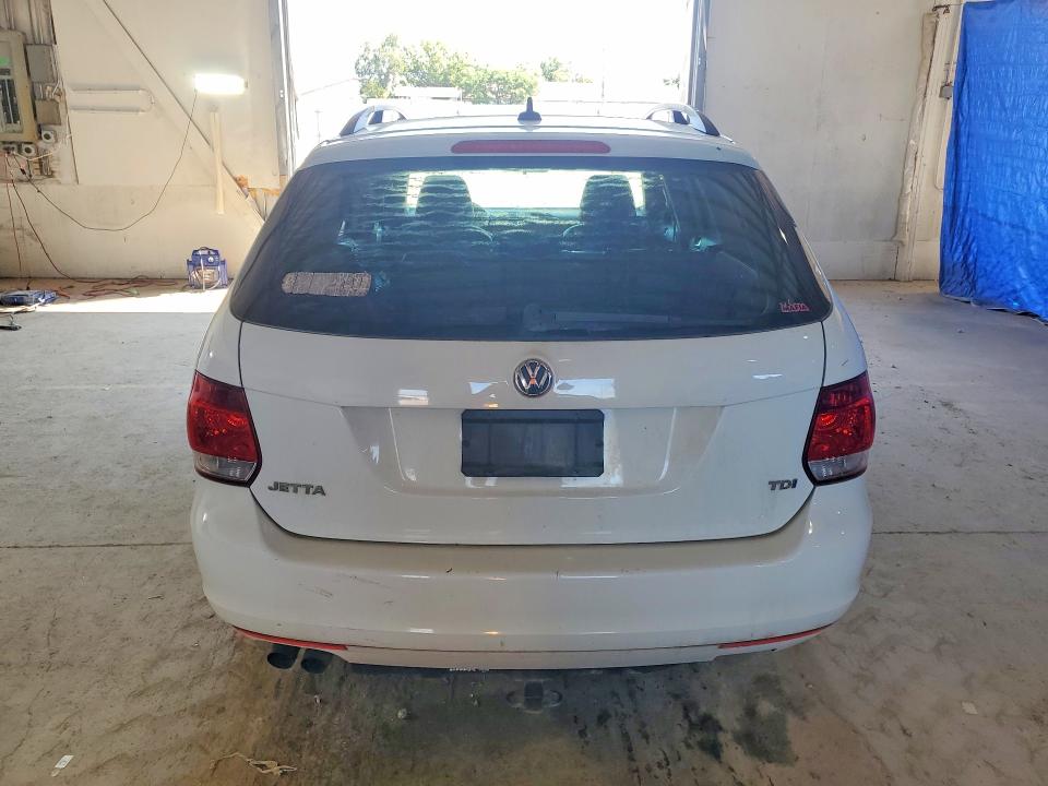 63123366 :رقم المزاد ، 3VWML7AJ0DM693693 vin ، 2013 Volkswagen Jetta مزاد بيع