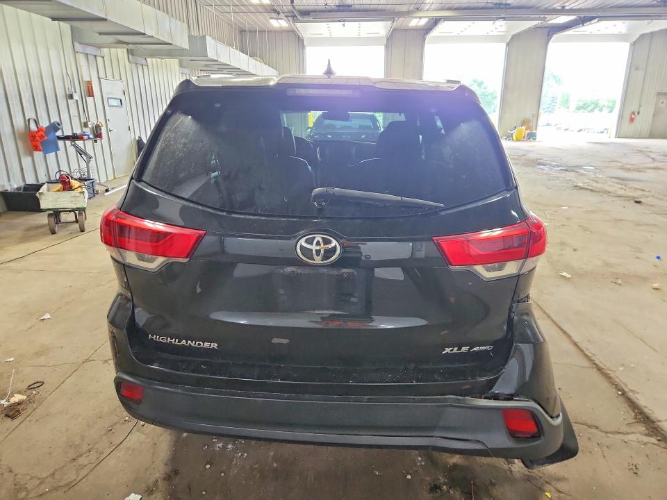 2017 Toyota Highlander მანქანა იყიდება აუქციონზე, vin: 5TDJZRFH7HS449132, აუქციონის ნომერი: 61506016
