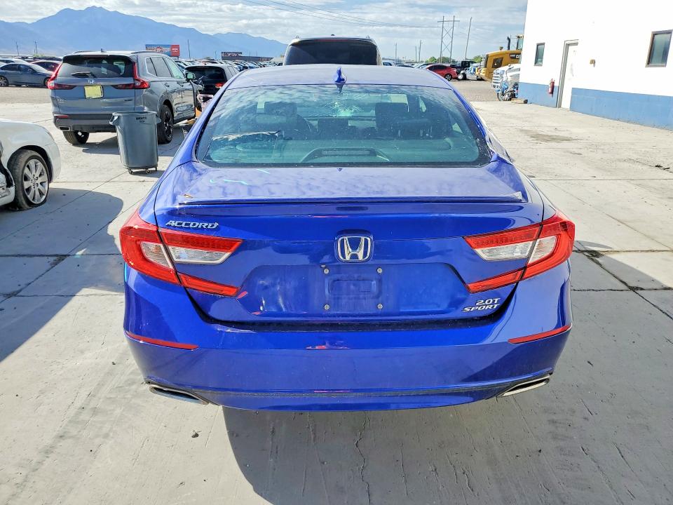 Продаж на аукціоні авто 2018 Honda Accord, vin: 1HGCV2F30JA037008, номер лоту: 85983055