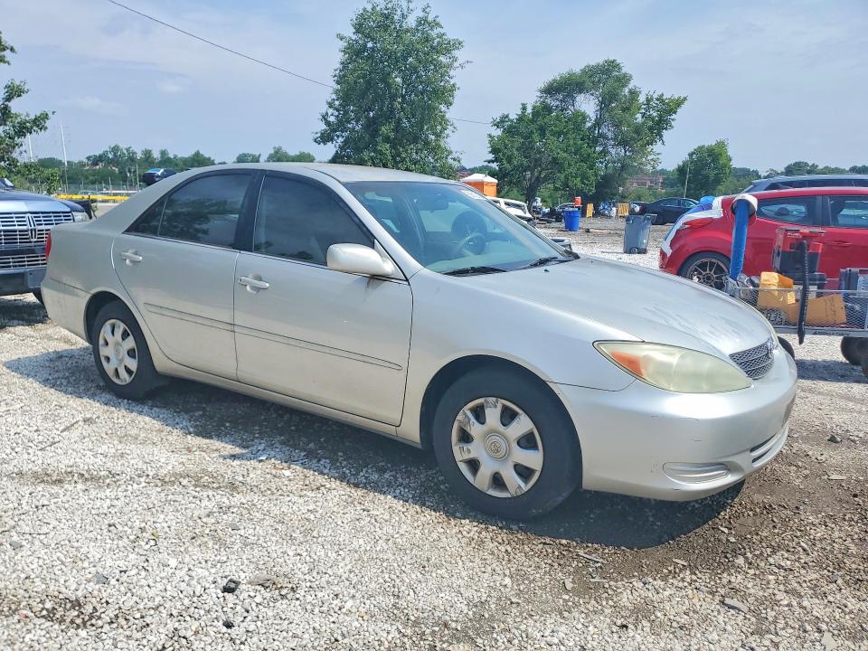 50612106 :رقم المزاد ، 4T1BE32KX4U843501 vin ، 2004 Toyota Camry مزاد بيع