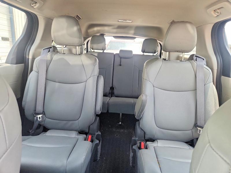 Продажа на аукционе авто 2023 Toyota Sienna, vin: 5TDJSKFC5PS074128, номер лота: 62961936