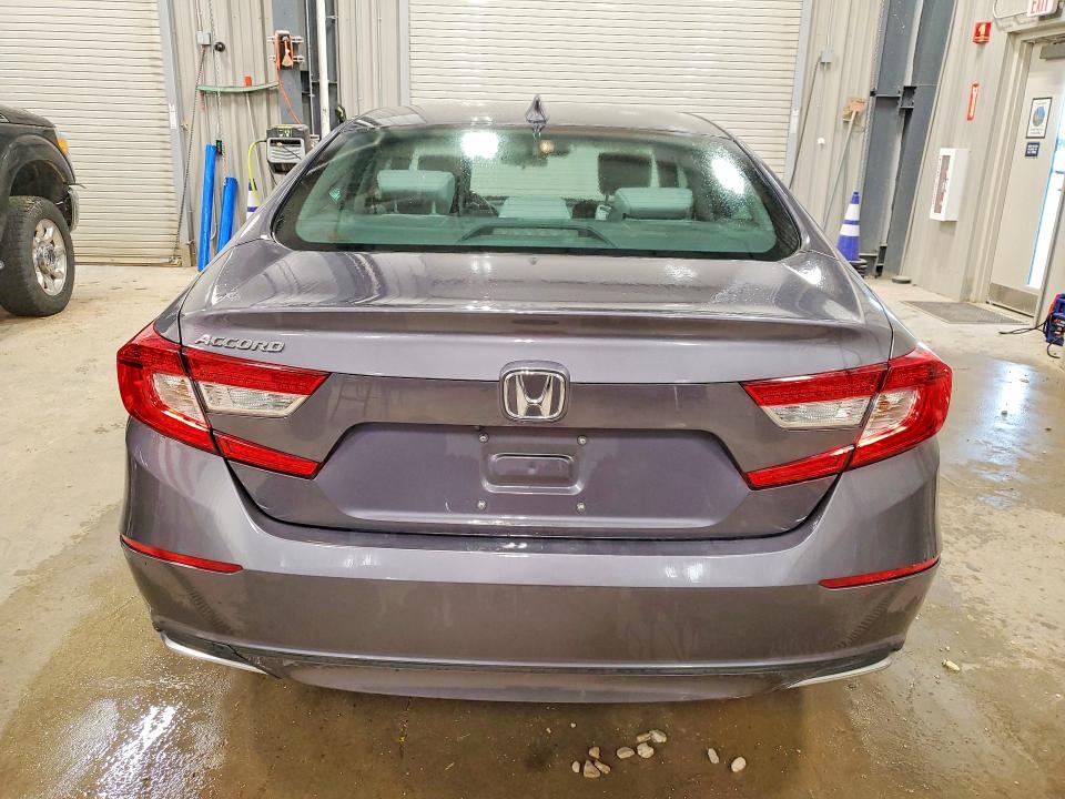 60133886 :رقم المزاد ، 1HGCV1F49JA232818 vin ، 2018 Honda Accord مزاد بيع