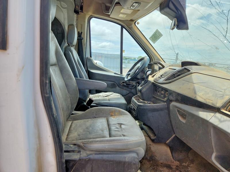 62310606 :رقم المزاد ، 1FTBW2CG8FKA37077 vin ، 2015 Ford Transit مزاد بيع