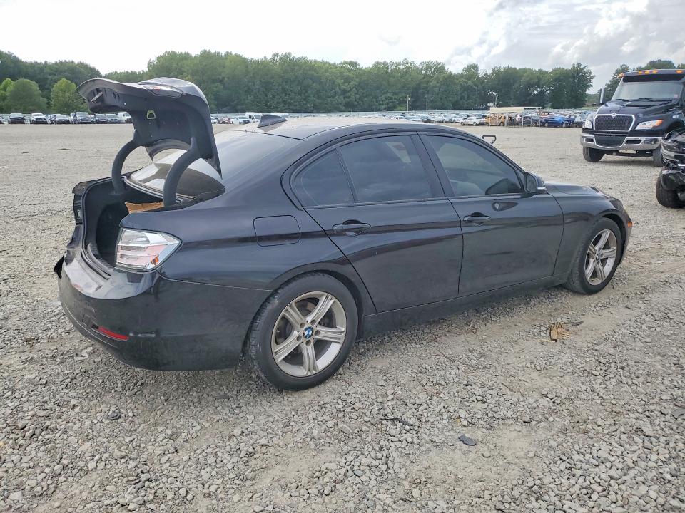 61333436 :رقم المزاد ، WBA3B1C5XEP679128 vin ، 2014 Bmw 320 مزاد بيع