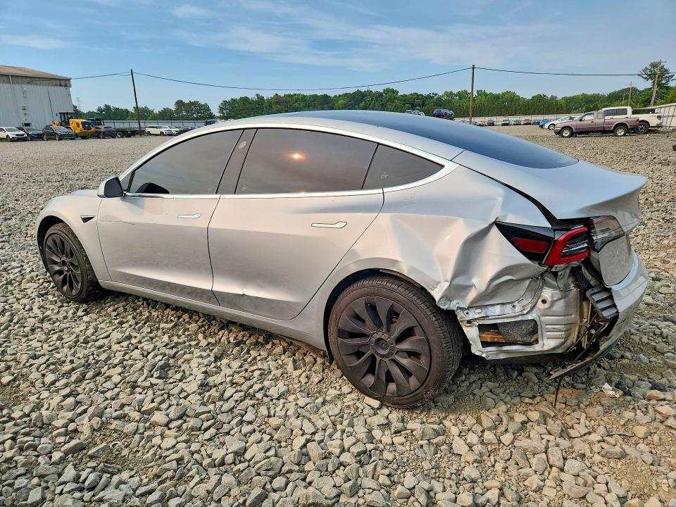 60234676 :رقم المزاد ، 5YJ3E1EB8JF104432 vin ، 2018 Tesla Model 3 مزاد بيع