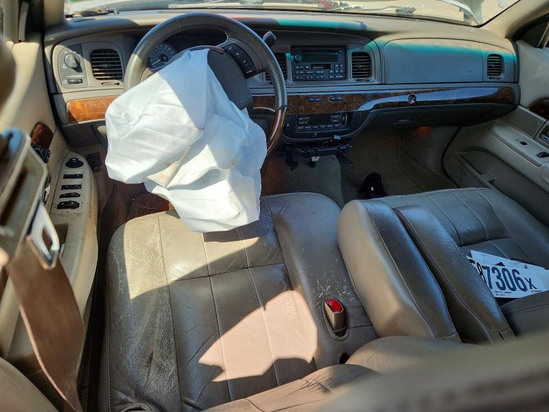 60587306 :رقم المزاد ، 2MEBM7FV3AX612512 vin ، 2010 Mercury Grand Marquis مزاد بيع
