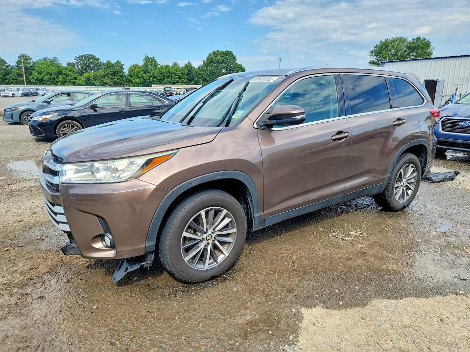 59401036 :رقم المزاد ، 5TDKZRFH8KS290472 vin ، 2019 Toyota Highlander مزاد بيع