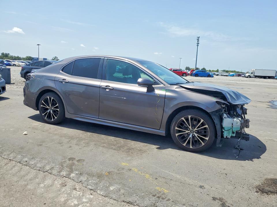 61164886 :رقم المزاد ، 4T1M11AK0LU320982 vin ، 2020 Toyota Camry مزاد بيع