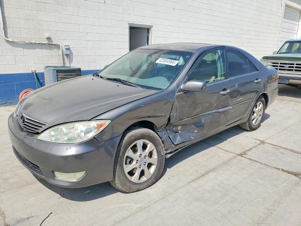 2005 Toyota Camry მანქანა იყიდება აუქციონზე, vin: 4T1BE30K55U584923, აუქციონის ნომერი: 62684986