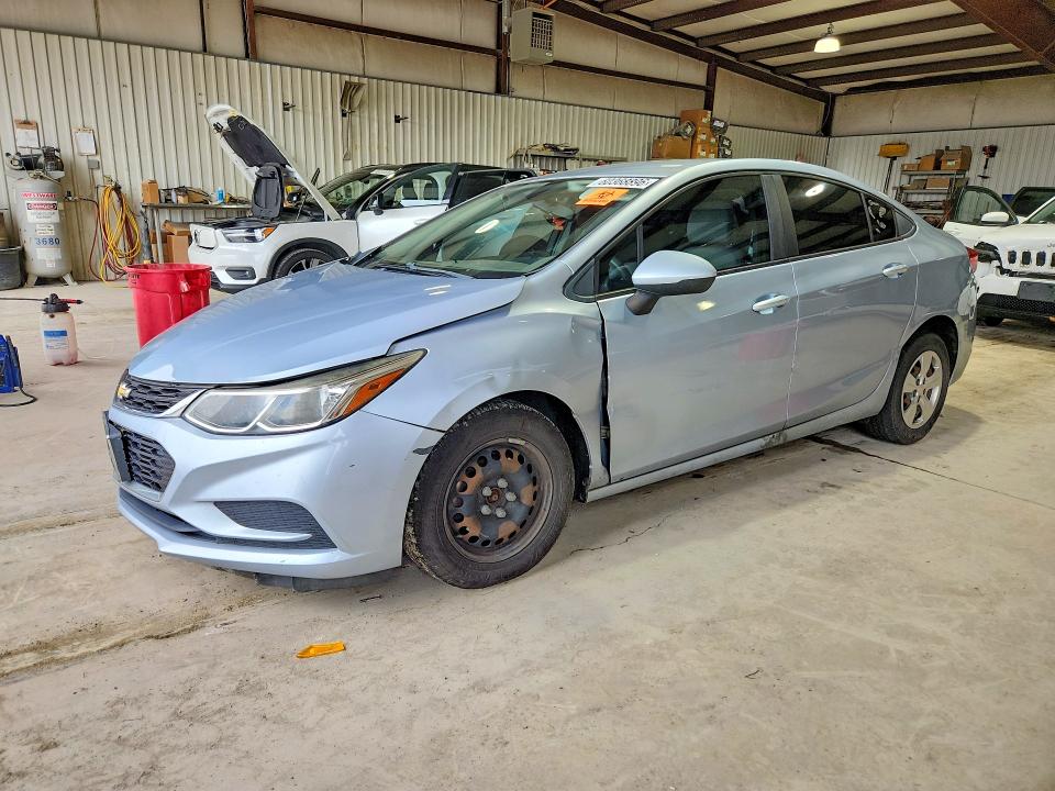 60368896 :رقم المزاد ، 1G1BC5SM6H7132558 vin ، 2017 Chevrolet Cruze مزاد بيع