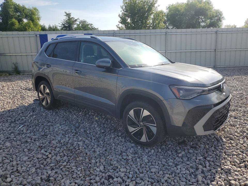 60755056 :رقم المزاد ، 3VVUC7B27SM023938 vin ، 2025 Volkswagen Taos مزاد بيع