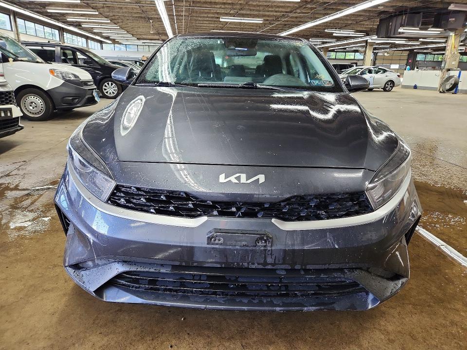 2023 Kia Forte მანქანა იყიდება აუქციონზე, vin: 3KPF24AD8PE615569, აუქციონის ნომერი: 62274376