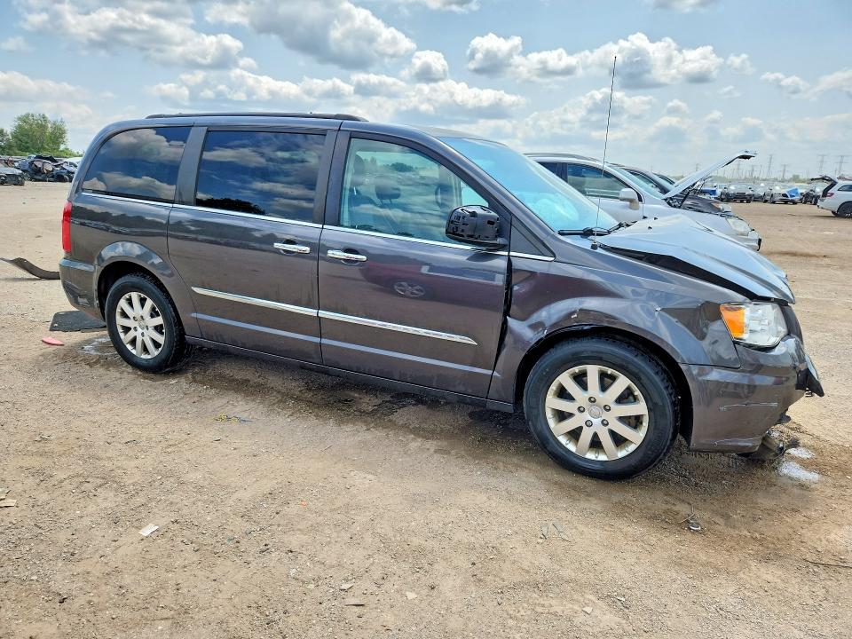 61538786 :رقم المزاد ، 2C4RC1BG5GR246900 vin ، 2016 Chrysler Town & Country مزاد بيع