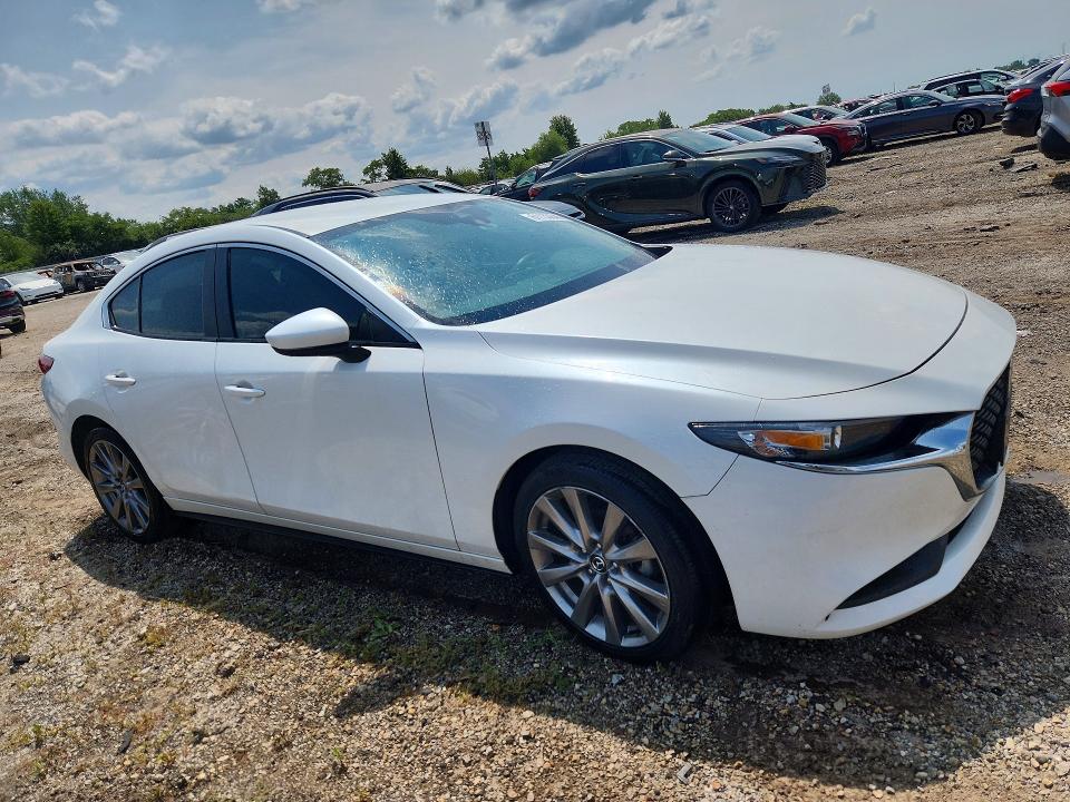 61133646 :رقم المزاد ، 3MZBPABL5NM305156 vin ، 2022 Mazda 3 مزاد بيع