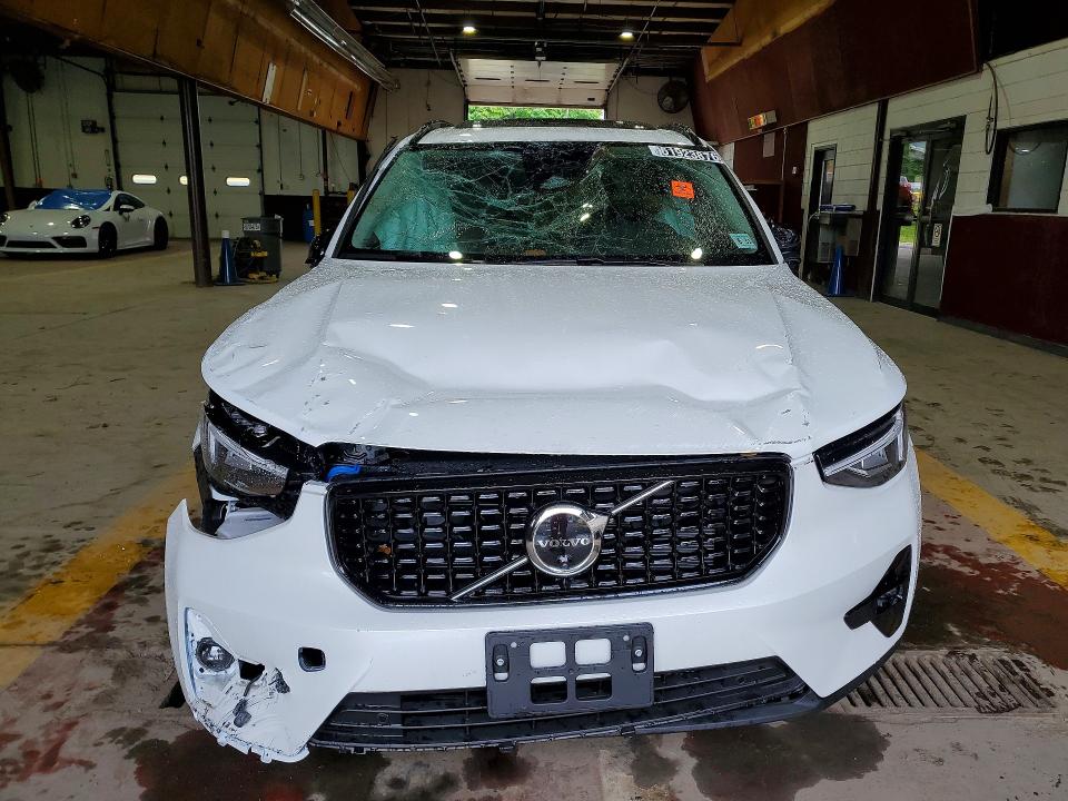 Продаж на аукціоні авто 2026 Volvo Xc40, vin: YV4L12UC6T2735551, номер лоту: 61923876
