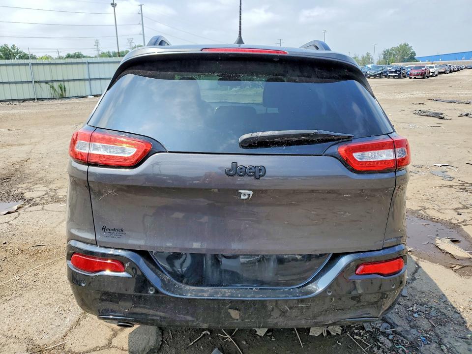 60388466 :رقم المزاد ، 1C4PJLCB2JD606291 vin ، 2018 Jeep Cherokee مزاد بيع