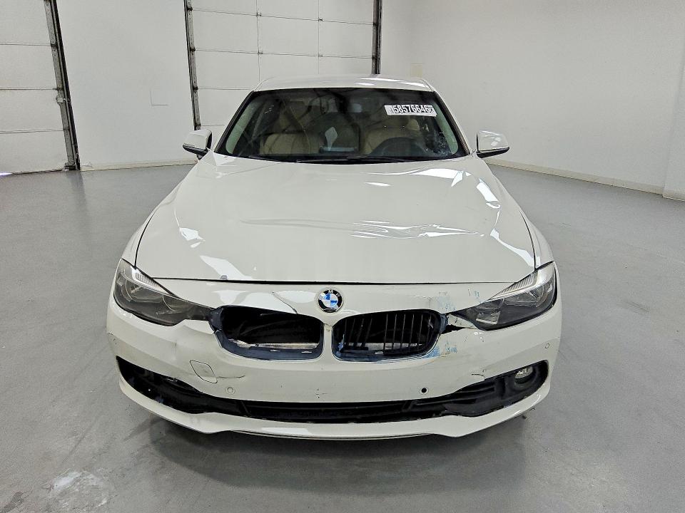 58576646 :رقم المزاد ، WBA8A9C53HK619488 vin ، 2017 Bmw 320 مزاد بيع