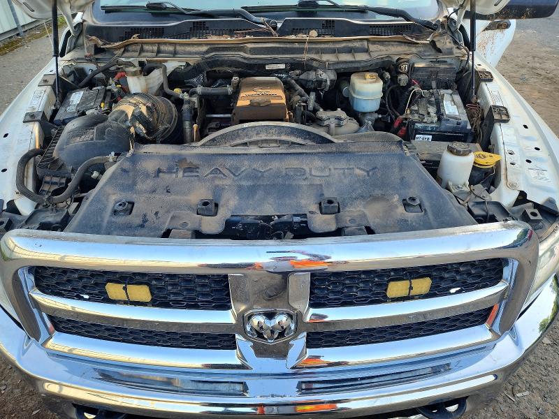 62059276 :رقم المزاد ، 3C6UR5CL2JG290126 vin ، 2018 Ram 2500 مزاد بيع