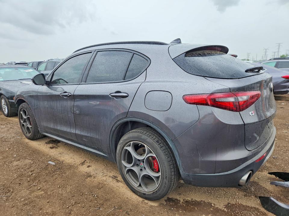 63343696 :رقم المزاد ، ZASFAKPN0J7C21117 vin ، 2018 Alfa Romeo Stelvio مزاد بيع