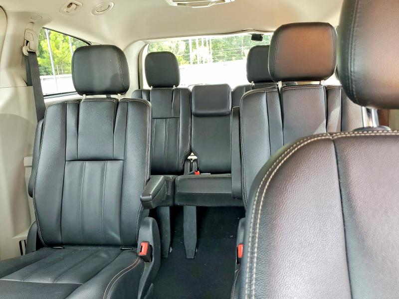 60879796 :رقم المزاد ، 2C4RC1BG7GR295077 vin ، 2016 Chrysler Town & Country مزاد بيع