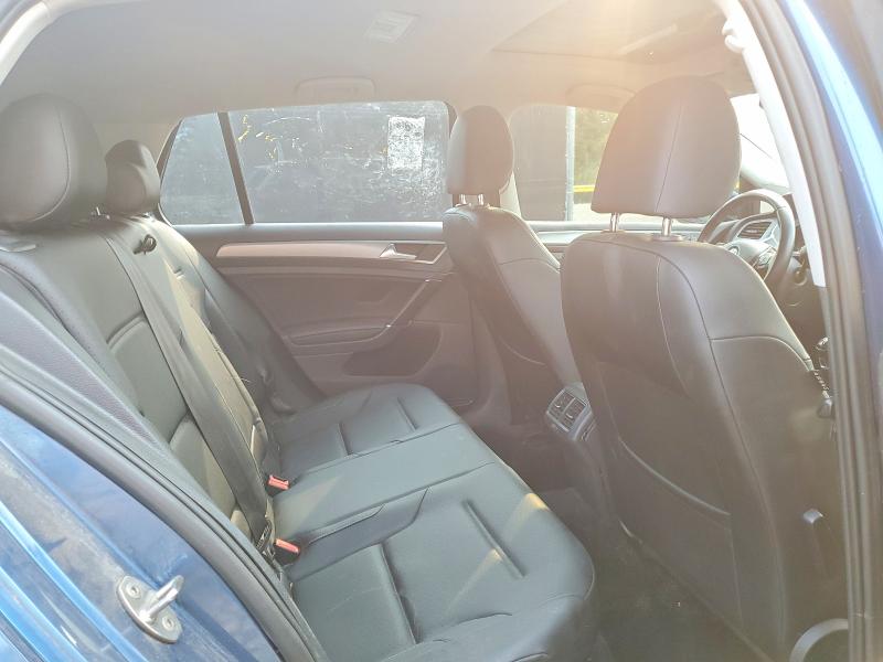 60927766 :رقم المزاد ، 3VW117AU1HM069717 vin ، 2017 Volkswagen Golf مزاد بيع