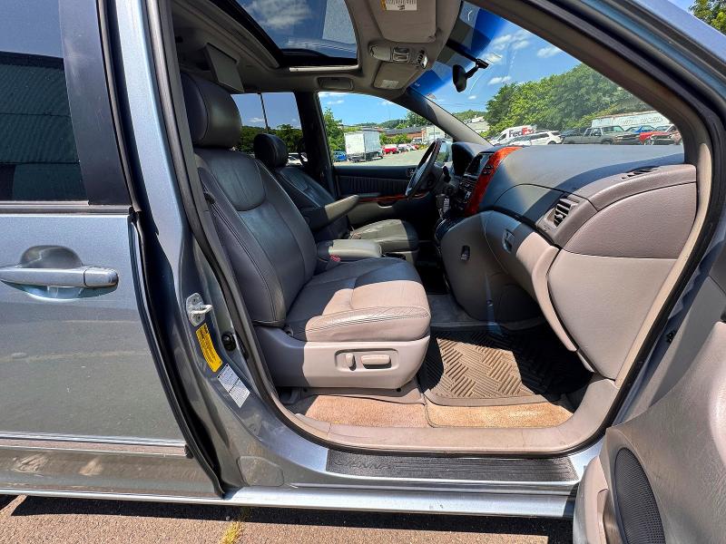 63122136 :رقم المزاد ، 5TDBA22C16S067155 vin ، 2006 Toyota Sienna مزاد بيع