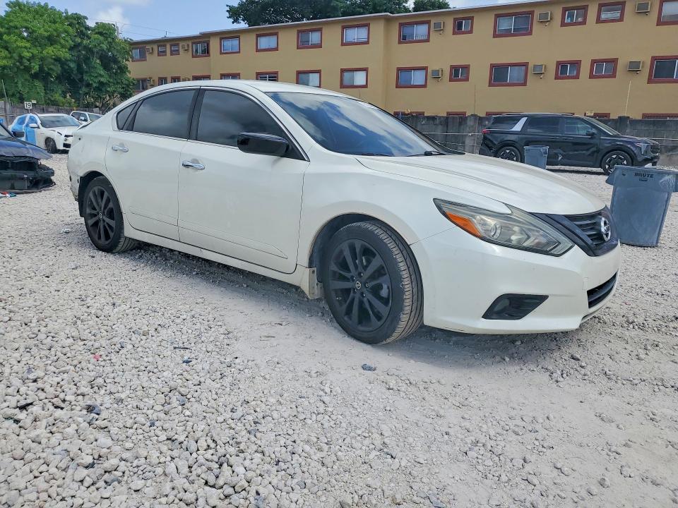 Продажа на аукционе авто 2018 Nissan Altima, vin: 1N4AL3AP6JC235288, номер лота: 60249726