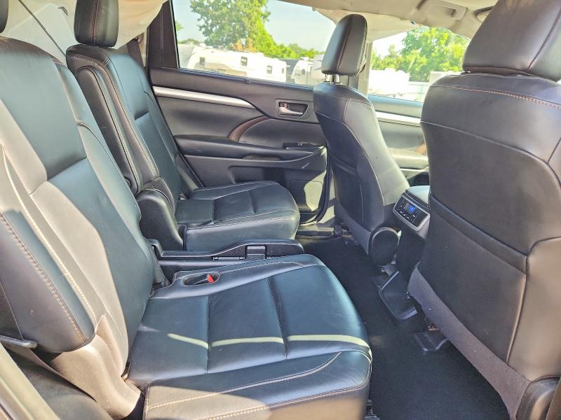 2018 Toyota Highlander მანქანა იყიდება აუქციონზე, vin: 5TDJZRFH2JS801930, აუქციონის ნომერი: 60611936