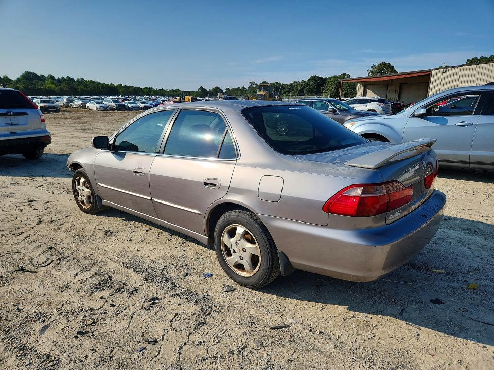62308596 :رقم المزاد ، 1HGCG6680YA093523 vin ، 2000 Honda Accord مزاد بيع