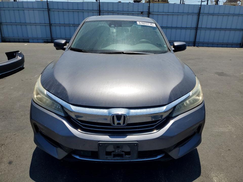 61623716 :رقم المزاد ، JHMCR6F74HC002711 vin ، 2017 Honda Accord مزاد بيع