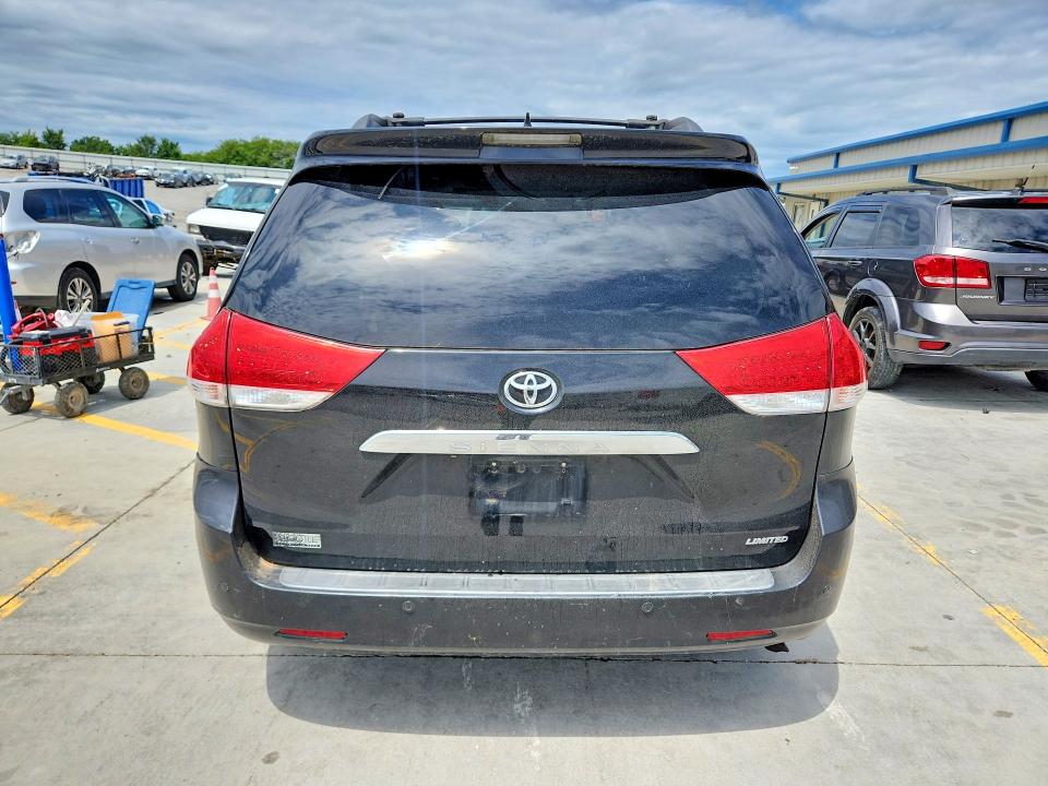 60046846 :رقم المزاد ، 5TDYK3DC2BS119591 vin ، 2011 Toyota Sienna مزاد بيع