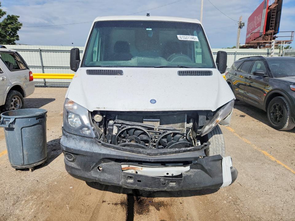 61531146 :رقم المزاد ، WD3PE7DC3E5834099 vin ، 2014 Mercedes-benz Sprinter مزاد بيع