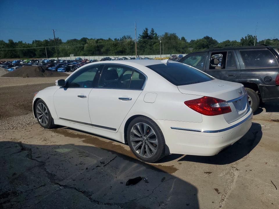 2014 Hyundai Genesis მანქანა იყიდება აუქციონზე, vin: KMHGC4DH2EU261056, აუქციონის ნომერი: 62617276